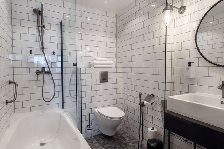 Bathroom 3, Scandic Helsinki Airport, Uusimaa