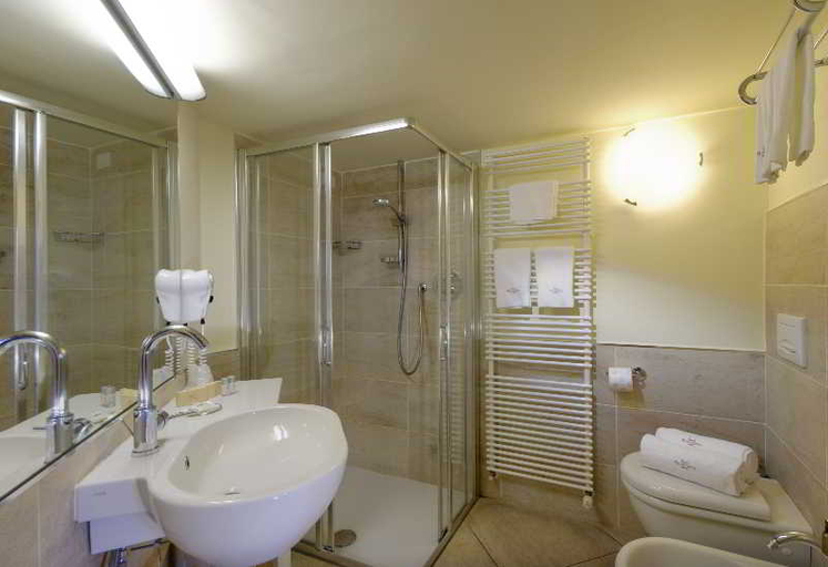 Bathroom 4, San Francesco Hotel, Ancona