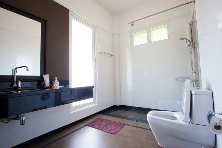 Bathroom 3, Dream Garden Resort, Amphawa