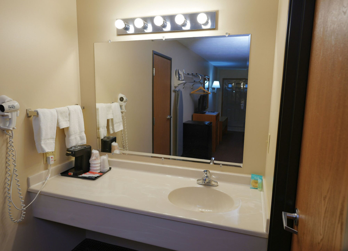 Bathroom 2, Hill Street Inn, Pierce