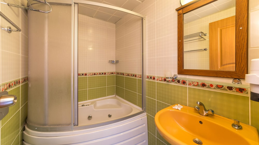 Bathroom 5, Honeymoon Hotel, Marmaris