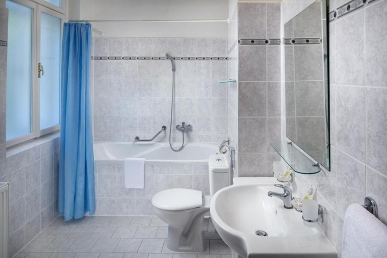 Bathroom, Ensana Svoboda, Cheb