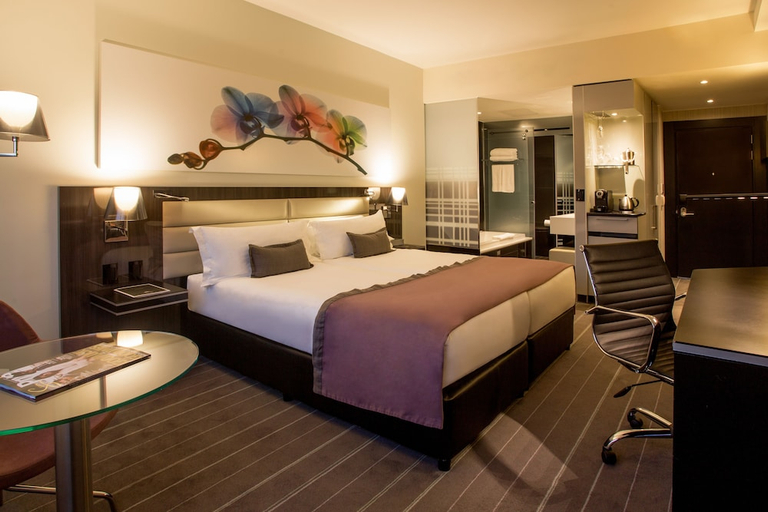Bedroom 3, The Maslow Hotel Sandton, City of Johannesburg