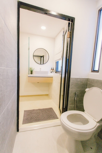 Bathroom 3, Royal Princess City, Muang Lamphun