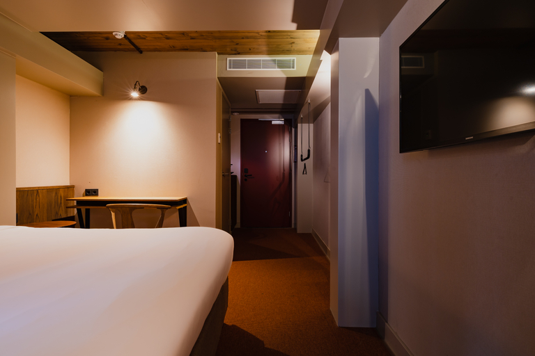 Others 3, Hotel van de Vijsel, Amsterdam