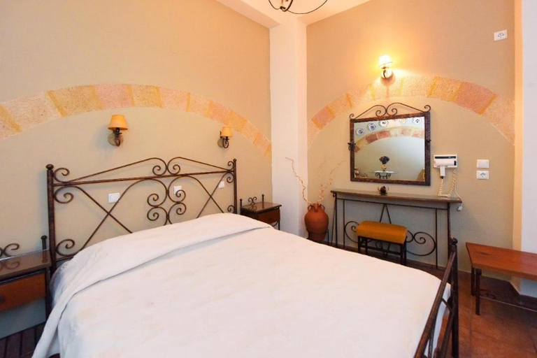 Bedroom 4, Paris Hotel, South Aegean