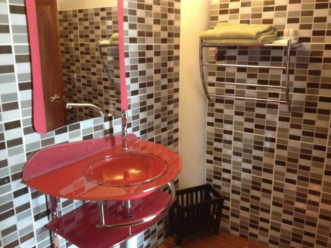 Bathroom 3, Pattharapuri Valley Resort, Suan Phung