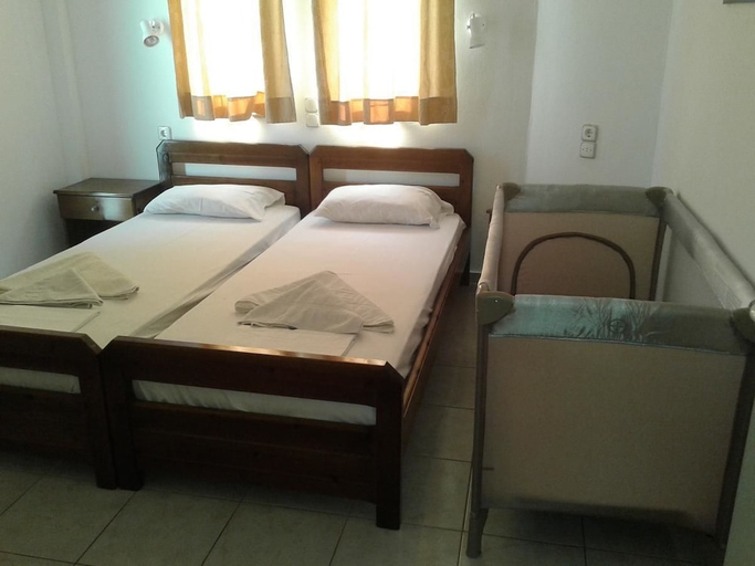 Bedroom 2, Litsa Mare Apartments, Crete