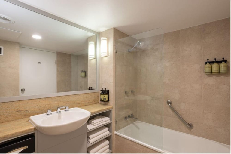 Bathroom 5, Sea World Resort, Gold Coast