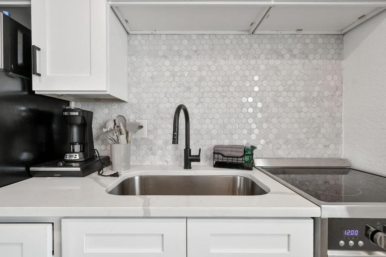 Private kitchen 2, Stylish Treasure Island Escape, Pinellas