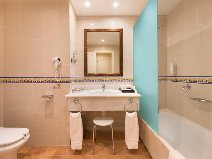 Bathroom 5, Fuerte Conil Resort, Cádiz