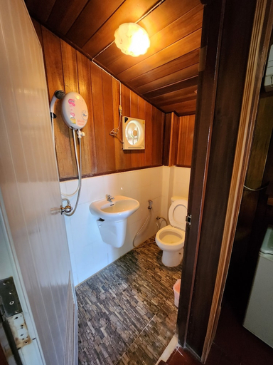 Bathroom 4, Klong Suan Plu Resort, Phra Nakhon Si Ayutthaya