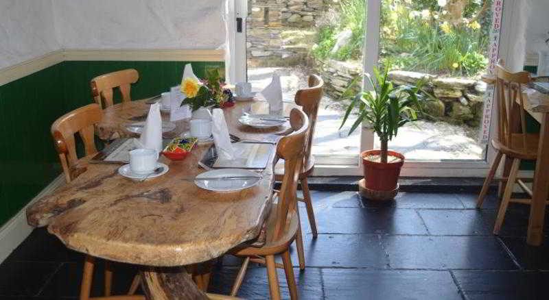 Food & Drinks, Lissyclearig Thatch Cottage