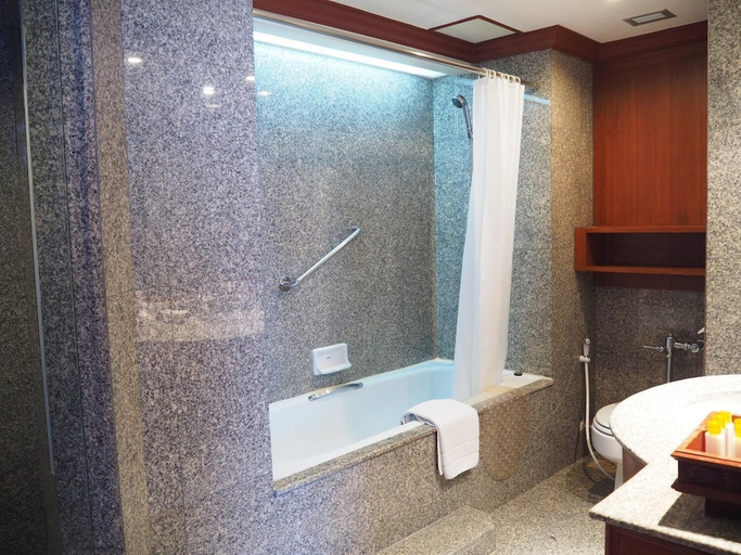 Bathroom 5, Charoenthani Khonkaen Hotel, Muang Khon Kaen