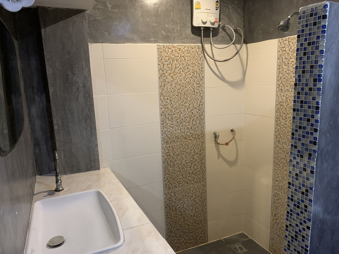 Bathroom 4, Saikaew Boutique Hotel, Muang Rayong