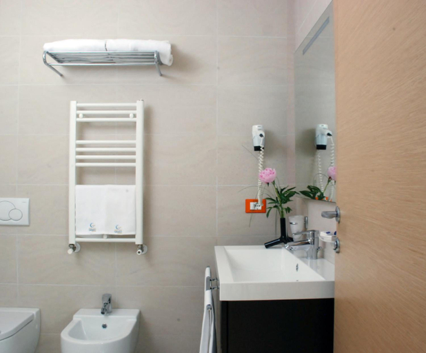 Bathroom 5, Best Western Plus Hotel Galileo Padova, Padua