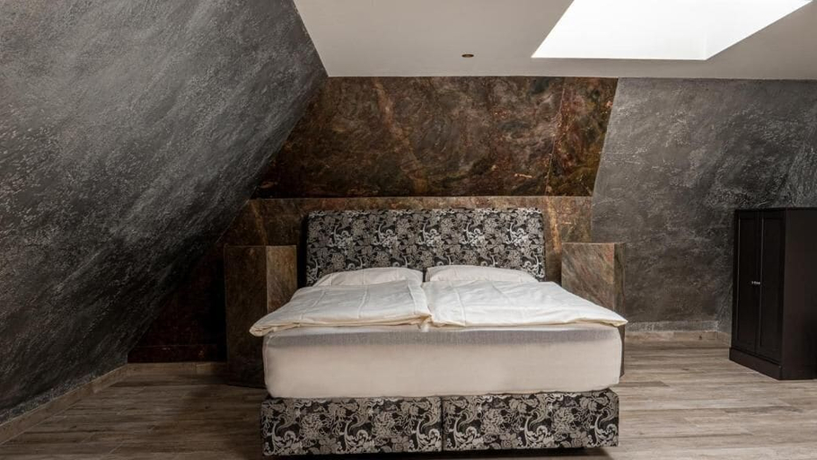 Bedroom 3, Buddha Hotel Zuchwil, Wasseramt