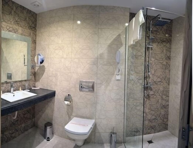 Bathroom, Arena Mar Hotel & SPA - All Inclusive, Varna