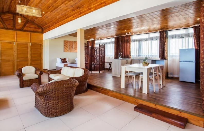Others 5, Residence Potosi