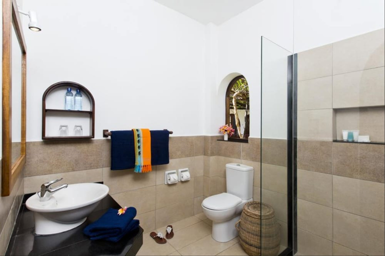 Bathroom 4, Neptune Beach Resort, Kisauni