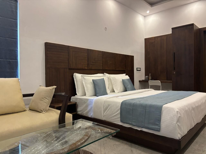 Room 2, KODAI SQUARE, Dindigul