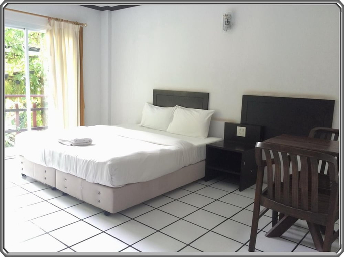 Bedroom 2, Thongpaeka Hotel, Phrasat