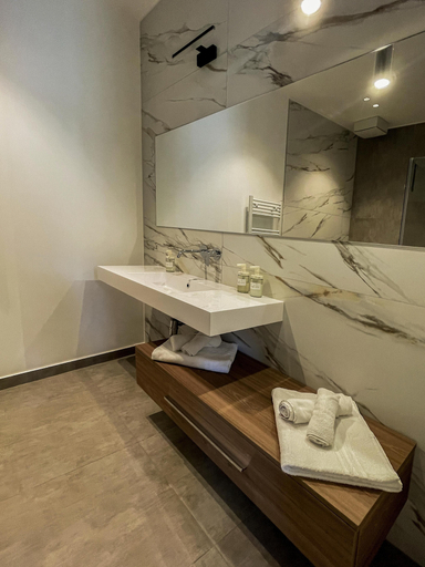 Bathroom 5, Tambasia affittacamere, Catania