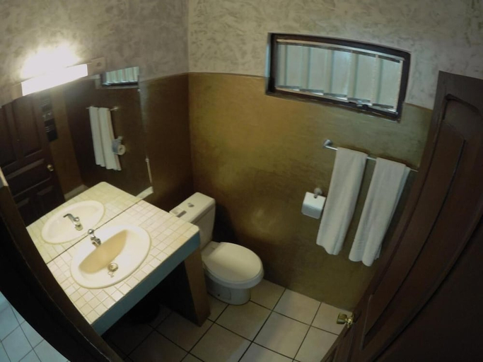 Bathroom 4, Napoleon Lagune, Golfe (incl Lomé)