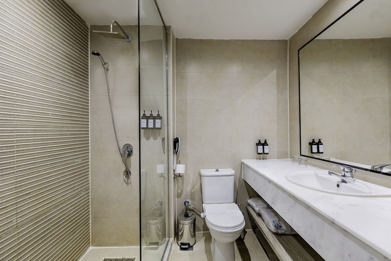 Bathroom 5, SUNRISE Alma Bay Resort, Al-Ghurdaqah