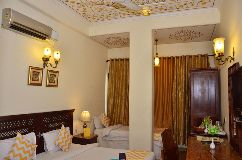 Bedroom 2, Rajputana Haveli, Jaipur