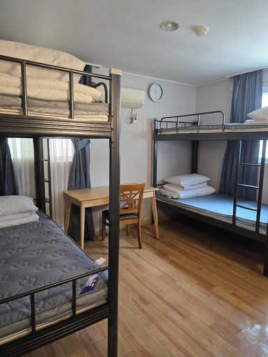 Bedroom 2, Appletree Hotel, Pohang