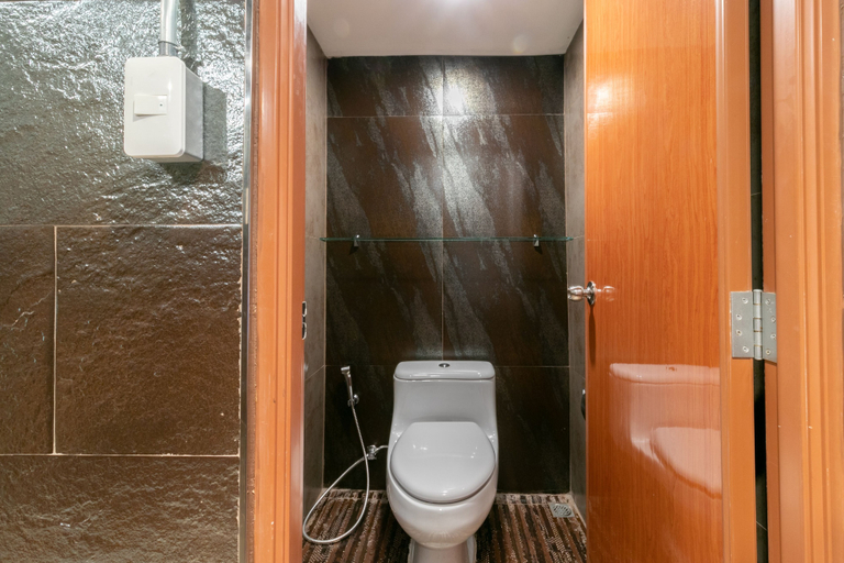 Bathroom 2, Phobphanhostel, Huai Kwang
