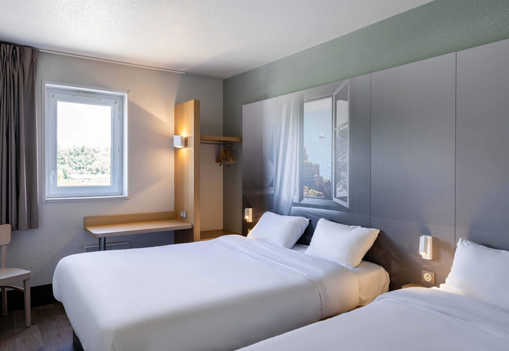 Bedroom 2, B&B Hotel Lorient Caudan, Morbihan