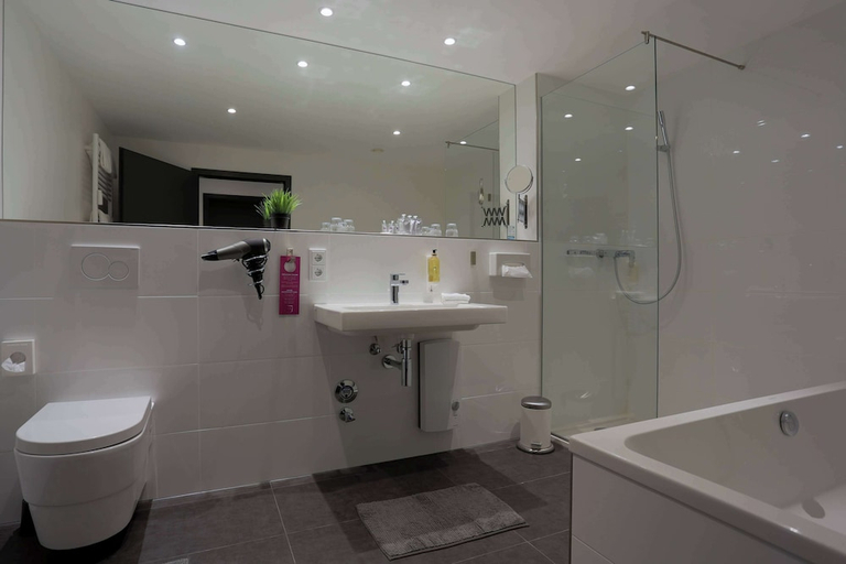 Bathroom 3, FourSide Plaza Hotel Trier, Trier