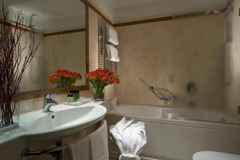 Bathroom, Dei Borgognoni, Rome