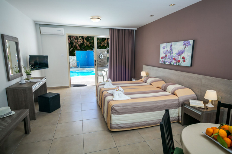 Bedroom 2, Crystallo Apartments