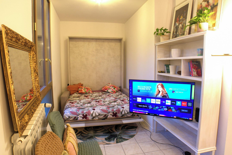 Room 2, Conti & Moroni House, Florence