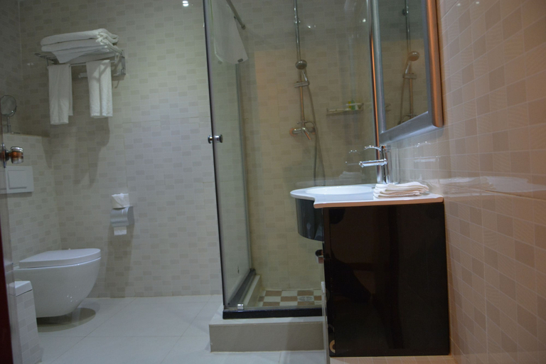 Bathroom 5, Hotel Villa Portofino, Gasabo