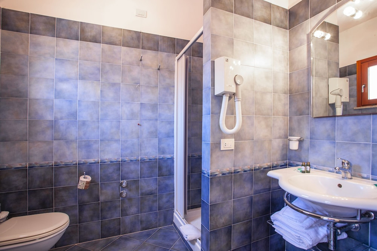 Bathroom 4, Hotel Village Suvaki, Trapani