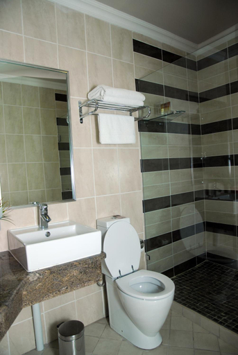 Bathroom 3, Bon Hotel Empangeni, Uthungulu