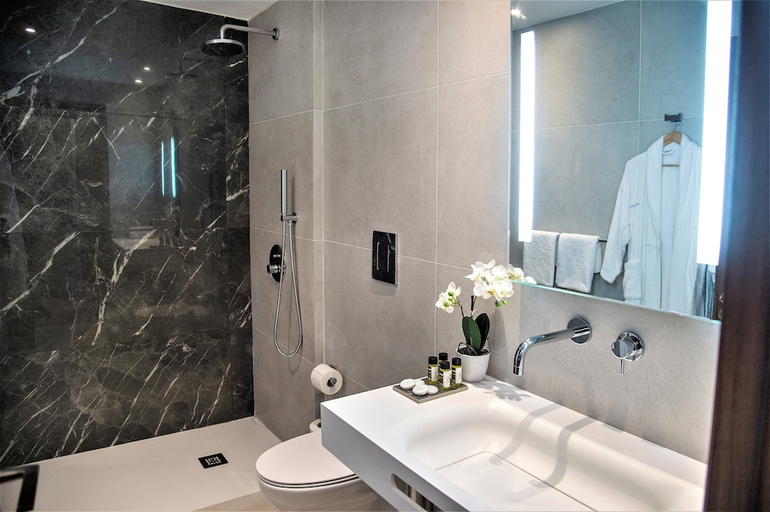 Bathroom 4, Melpo Antia Hotel & Suites