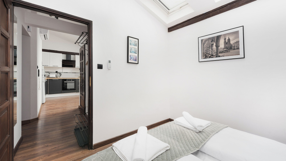 Room 4, Apartamenty Sun & Snow Sunshine Loft, Kraków City