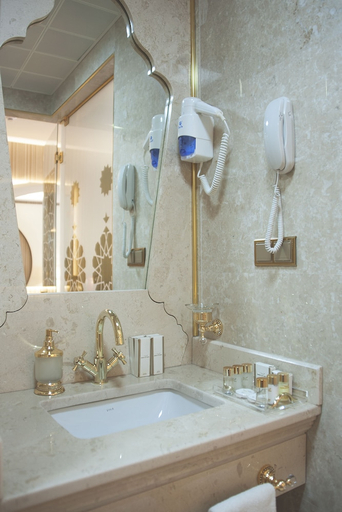 Bathroom 3, Arden City Hotel, Fatih