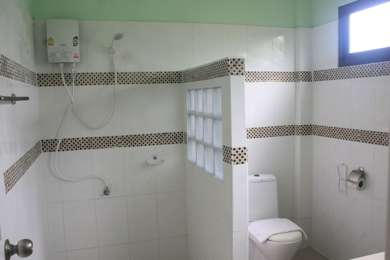 Bathroom 2, Sawasdee River Kwai Lodge, Muang Kanchanaburi