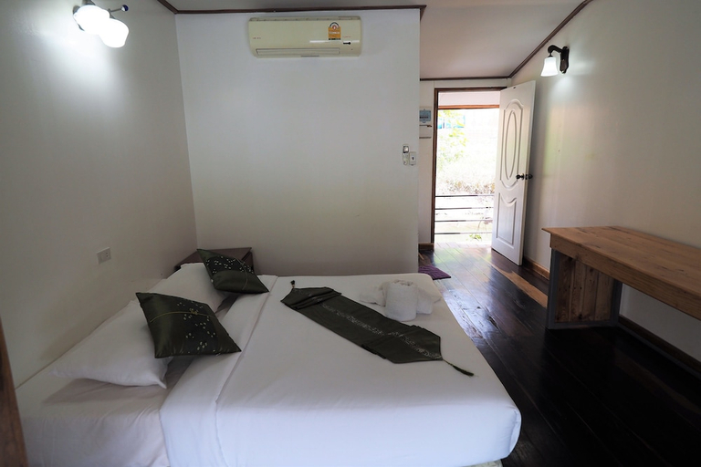 Bedroom 3, Khaothone River View Resort, Sai Yok
