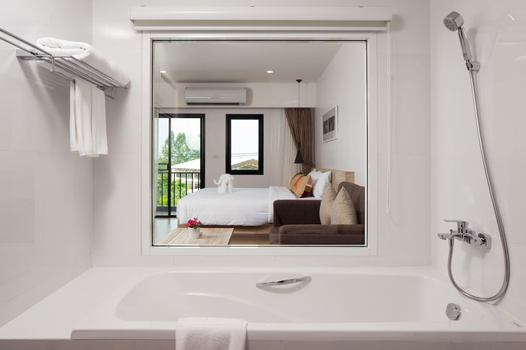 Bathroom 5, The Canal 304, Sri Mahar Pho