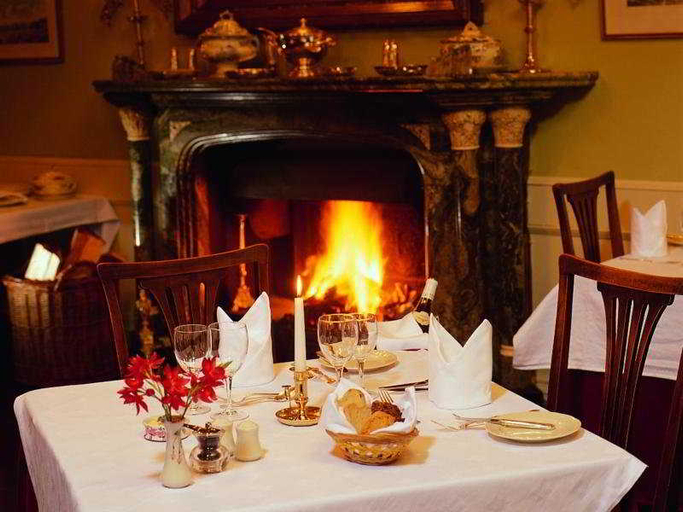 Others 4, Ballyseede Castle