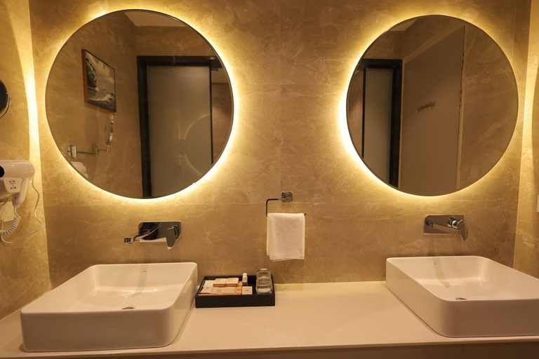 Bathroom 2, Hotel Ganga Sutra, Dehradun