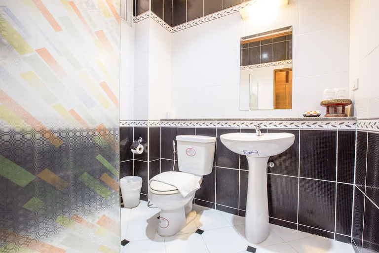 Bathroom 3, Juntra Resort and Hotel, Muang Nakhon Nayok