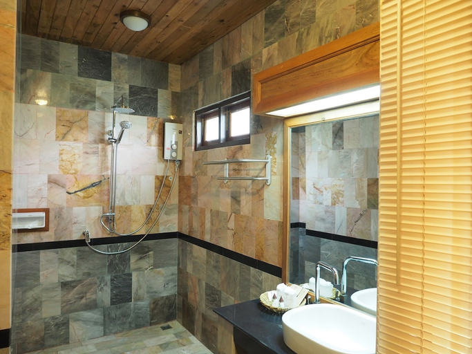 Bathroom 3, Khum Sai-Ngam Hotel & Resort, Muang Songkhla